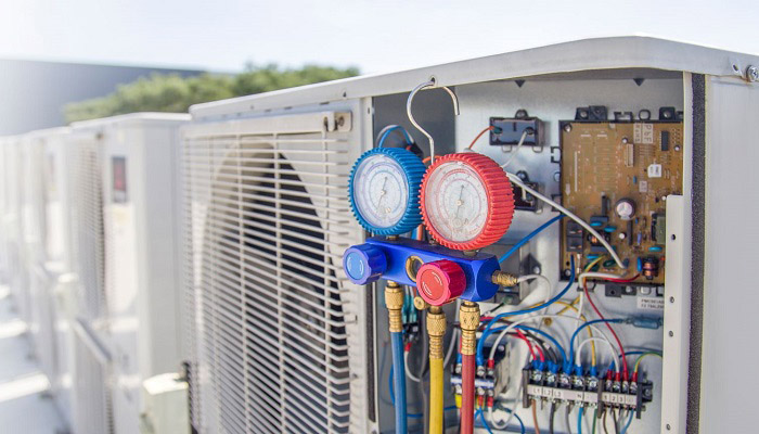Commercial HVAC Repair hvac tech